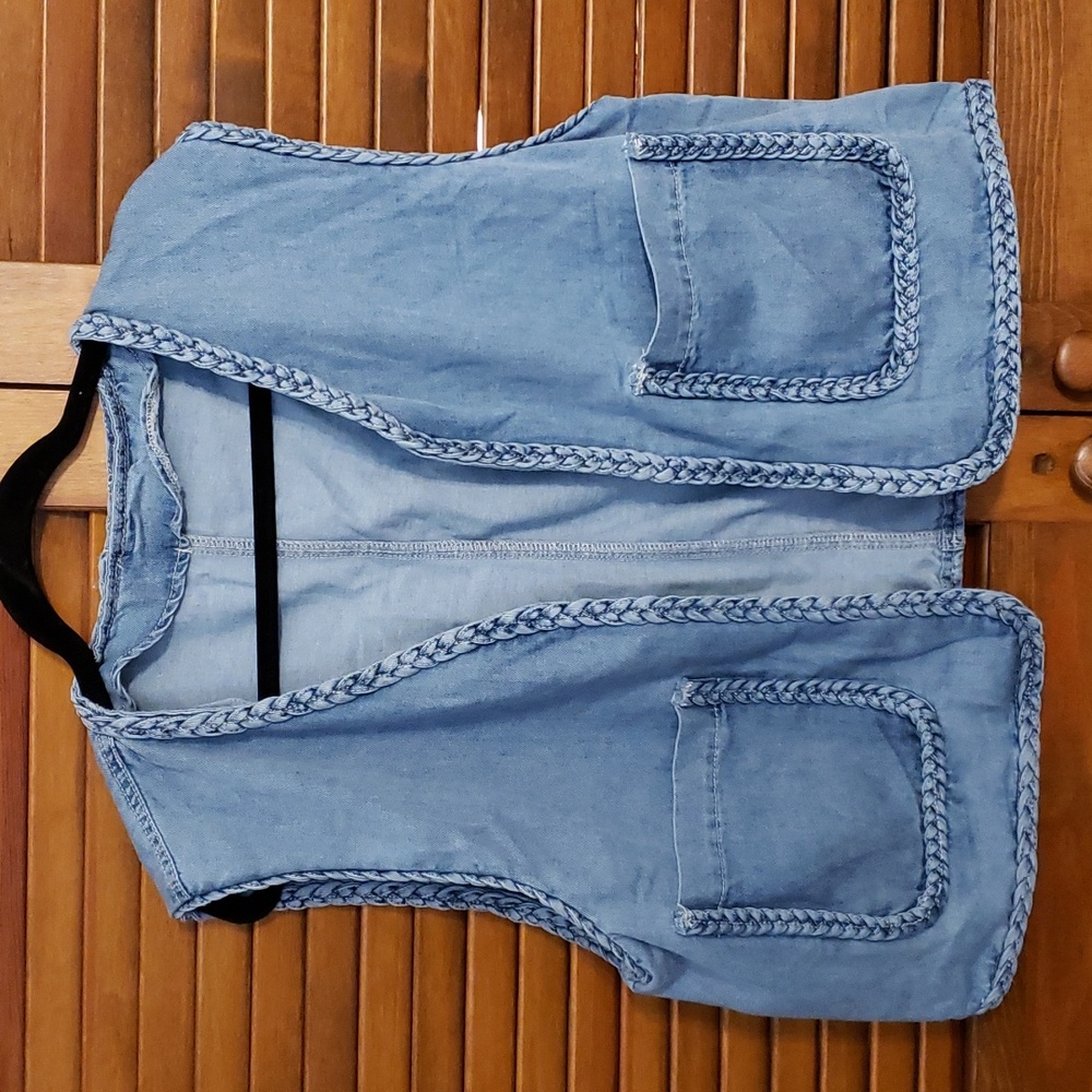 XL VEST